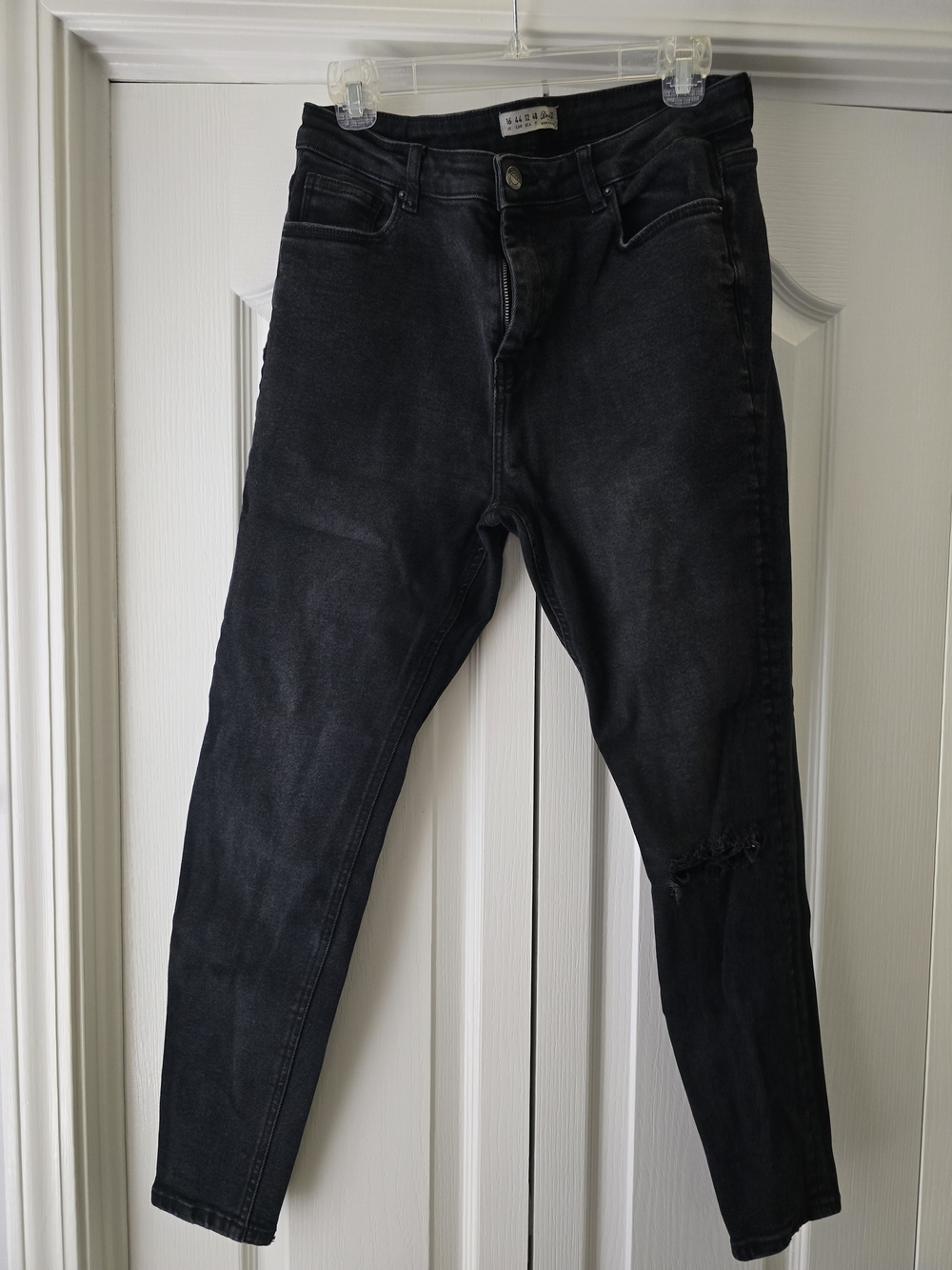 Denim&Co Black Skinny Jeans with Ripped L Knee